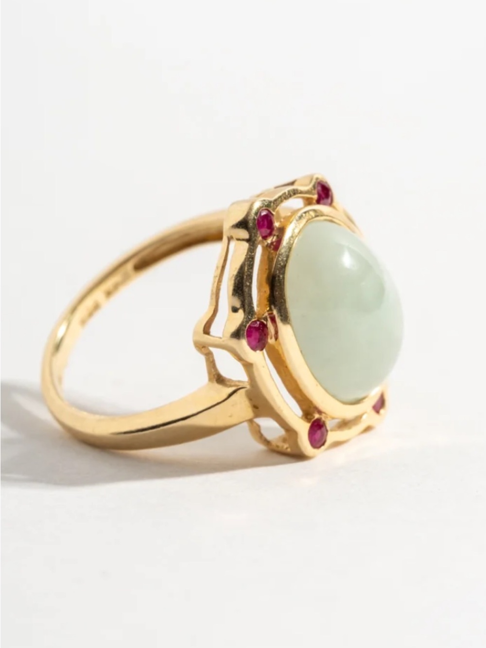 VINTAGE REAL 14K Gold Ring with REAL Jade large stone, and Ruby Accents